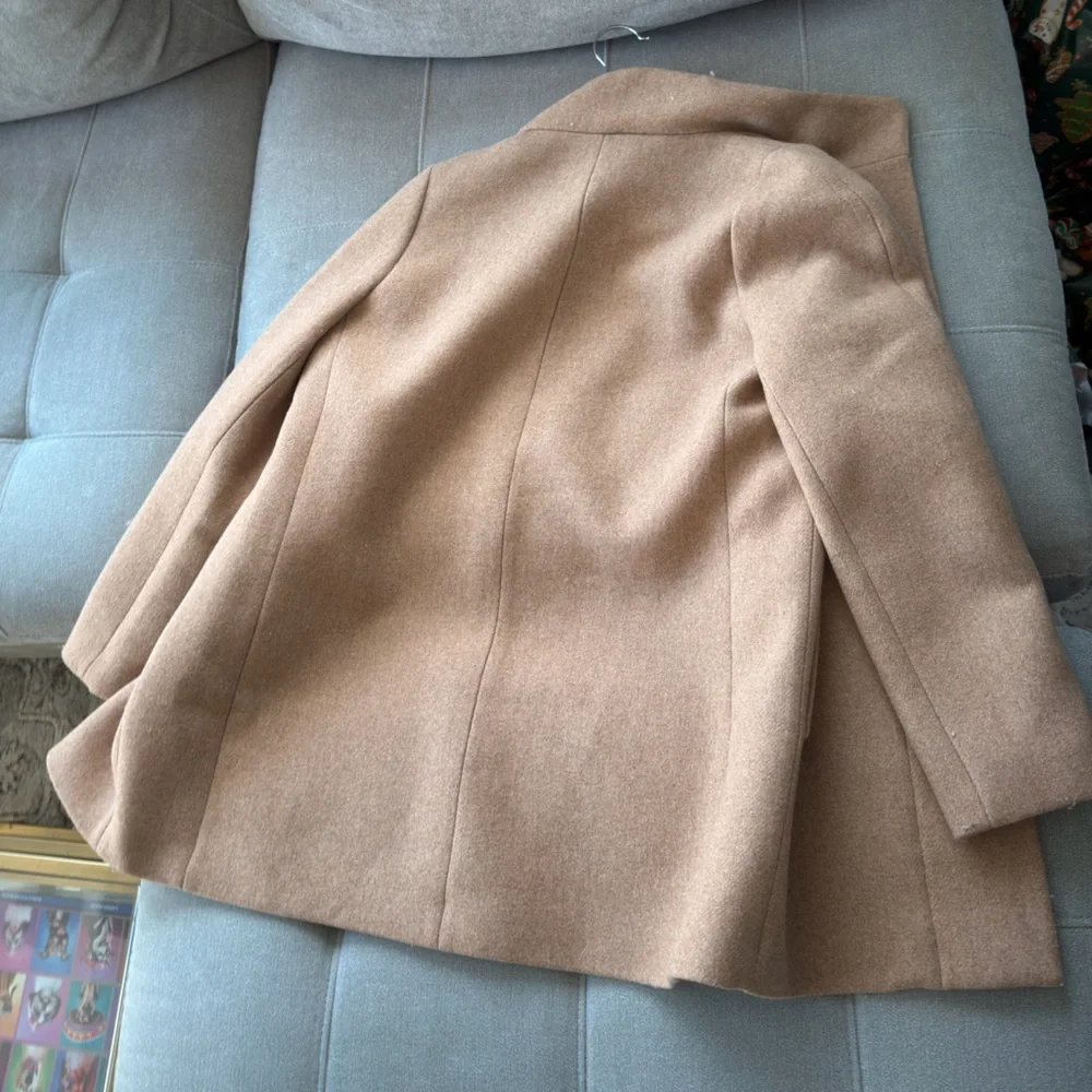 J. Crew Factory City coat with a button neck in Hthr Mushroom color size 4